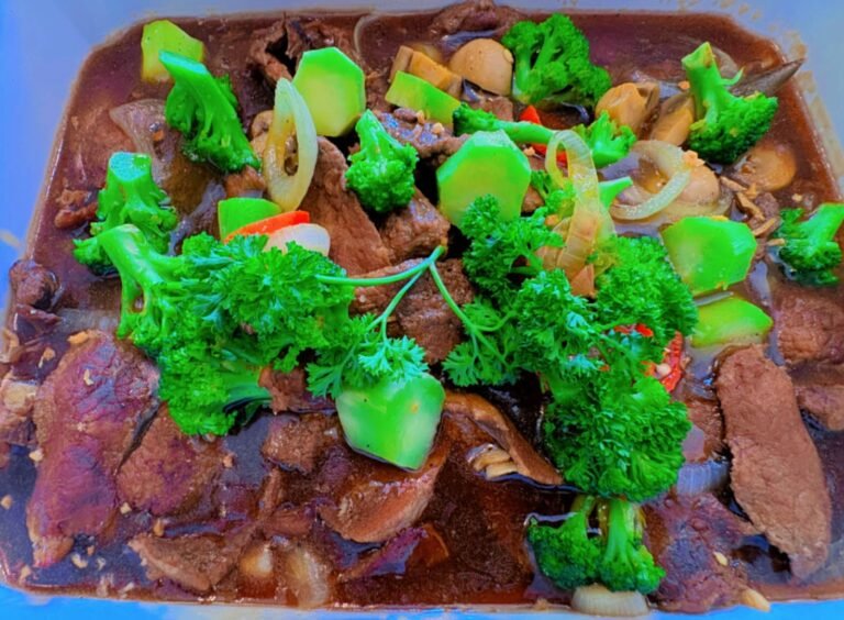 Gallery 21 Cafe Esquinita party platter of beef with broccoli